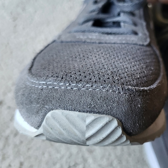 New Balance 220 Women's Gray & Pink Suede Trainers Sneakers Size 11 - Picture 8 of 9